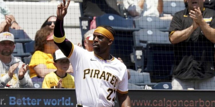 McCutchen supera a Clemente en jonrones con los Piratas