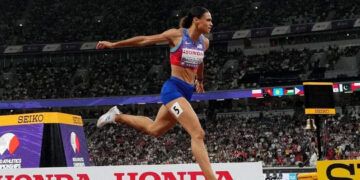 McLaughlin-Levrone roza récord histórico y apunta al doblete olímpico