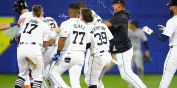 Meadows brilla en el décimo y los Tigres vencen a los Yankees 3-2 en el Clásico de Pequeñas Ligas