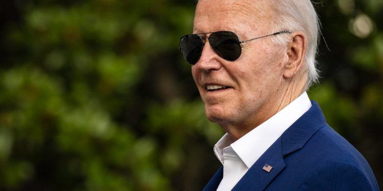 Médico de biden niega tratamiento por párkinson