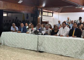 Médicos pensionados recibirán aumento salarial desde enero 2026