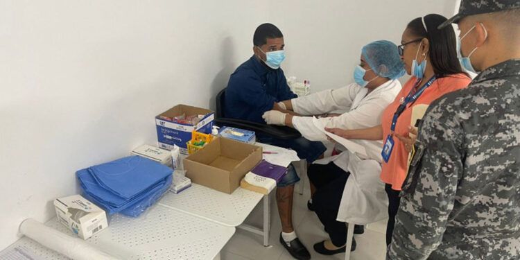 Mejoran servicios de salud para reclusos en República Dominicana