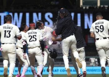 Mellizos vencen a Gigantes en extrainnings y suman octavo triunfo seguido