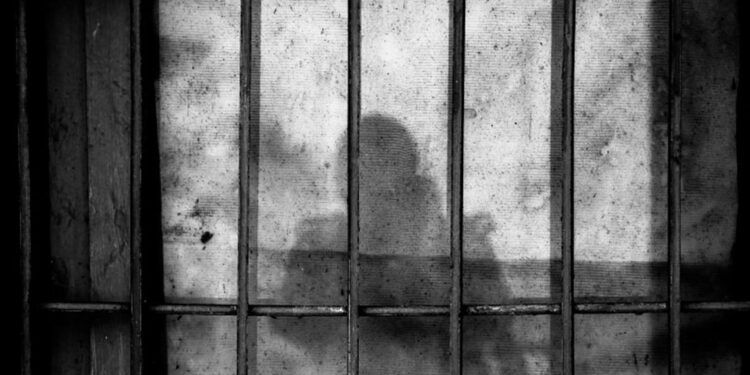 Menor fue encerrada en cárceles de adultos por dos días en Mao