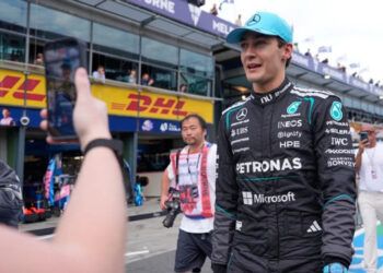 Mercedes logra doblete en clasificación del GP de Australia