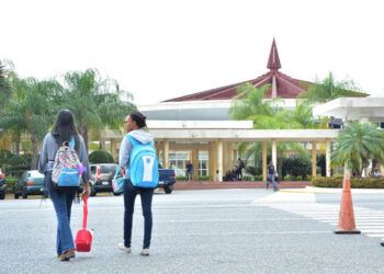 Mescyt y UASD revisarán revalidación de títulos en Psicología
