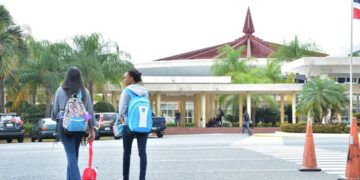 Mescyt y UASD revisarán revalidación de títulos en Psicología