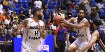 Metros vencen a Leones con doble-doble de Juan Guerrero y logran su séptima victoria