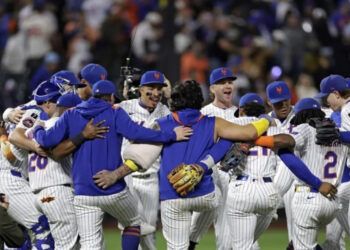 Mets vencen 8-3 a Padres con cuatro jonrones