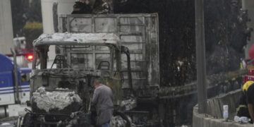 México aplicará protocolos para camiones con materiales peligrosos tras explosión en Iztapalapa