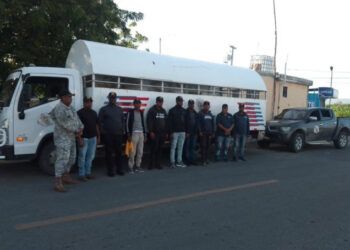 Migración multa a 28 empresas por contratar extranjeros indocumentados