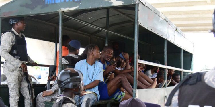 Migración registra cifra récord de 301,149 repatriaciones en menos de un año