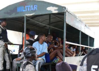 Migración repatria a casi 30,000 haitianos en 17 días