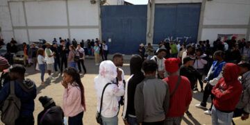 Migrantes buscan refugio en México tras cierre de fronteras de EE.UU.