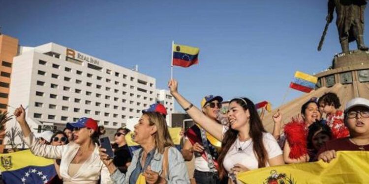 Migrantes venezolanos enfrentan la amargura postelectoral al renunciar al regreso a su país