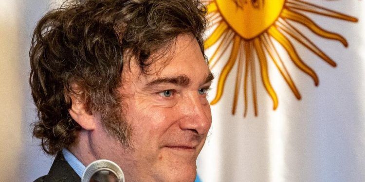 Milei aspira al Nobel de Economía durante su visita a Chequia
