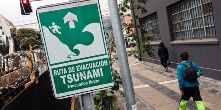 Millones evacuados por tsunami tras sismo de 8,8 en Kamchatka