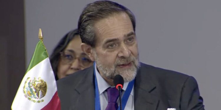 Ministro mexicano alerta sobre riesgos a la independencia judicial