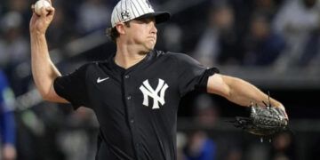 Molestias en el codo preocupan a Gerrit Cole y a los Yankees