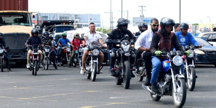 Motoconchistas apoyan plan de motovías en RD