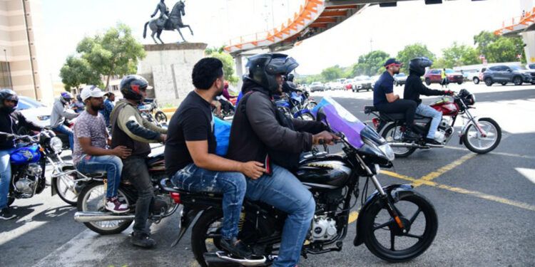 Motoconchistas apoyan regulación del Intrant sobre cascos certificados