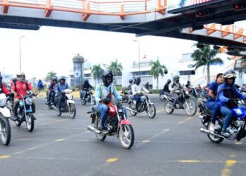Motoristas encabezan violaciones de giros prohibidos en el polígono central
