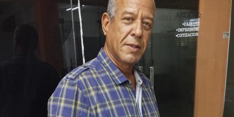 Muere locutor Romel Roque Guillén tras riña por roce vehicular en Santiago