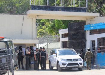 Mueren 17 presos en nuevo choque entre bandas narco en cárcel de Ecuador