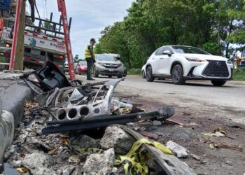 Mueren cuatro adolescentes en accidente de camioneta en Santiago