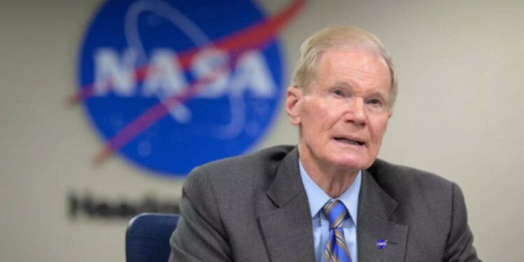NASA decide si astronautas atrapados en la EEI podrán regresar a la Tierra