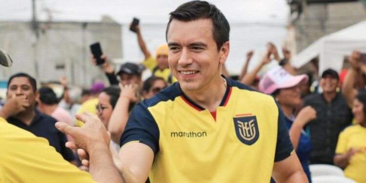 Noboa denuncia traición por parte de su vicepresidenta Abad