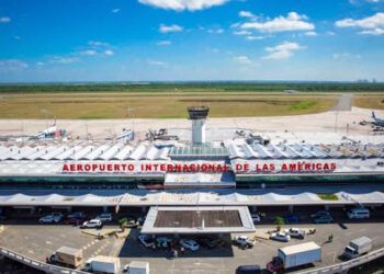 Nueva terminal del AILA bajo retrasos y escrutinio