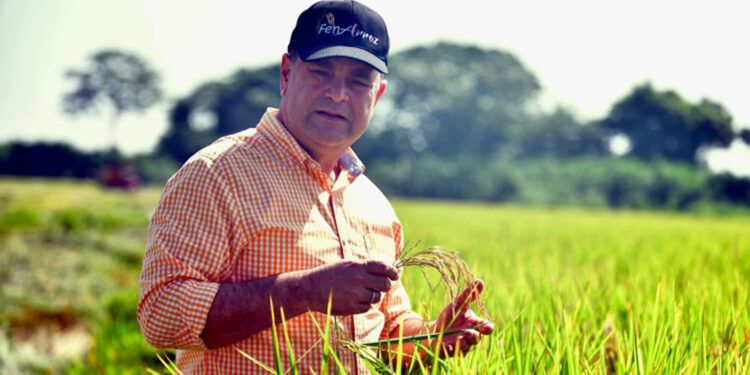 Nuevo ministro de Agricultura reemplaza a Limber Cruz