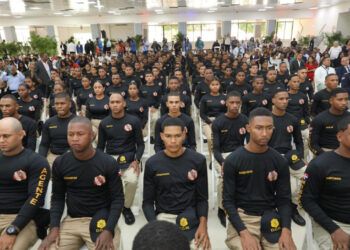 Nuevos agentes migratorios se entrenan para interdicción