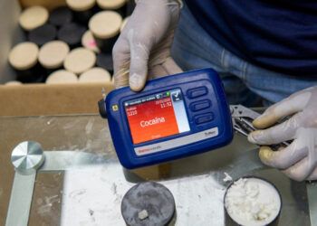 Ocupan velones con presunta cocaína rumbo a España