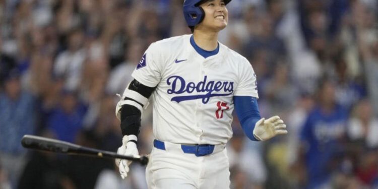 Ohtani pega HR en su debut en playoffs y Dodgers vencen 7-5 a Padres
