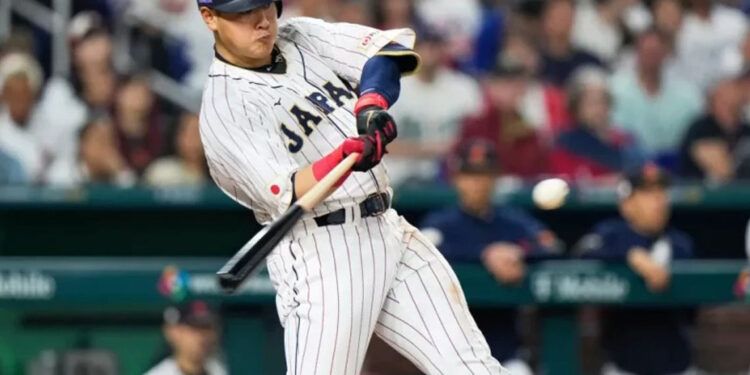 Okamoto pacta cuatro años y US$60 millones con Toronto