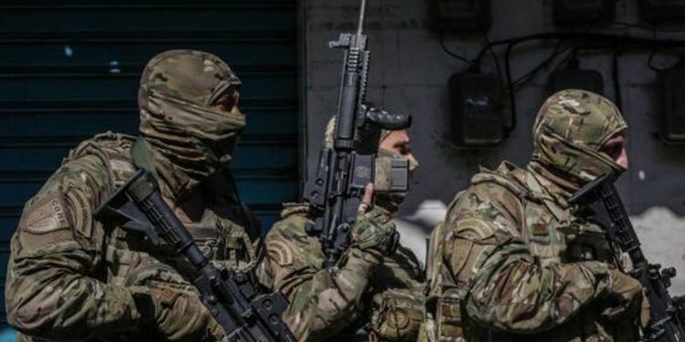 Operativo policial masivo en favelas de Río para frenar violencia