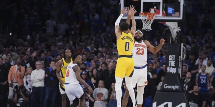 Pacers logran histórica remontada y vencen a Knicks en tiempo extra