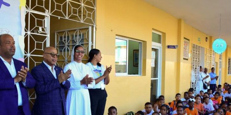Pacheco gestionará construcción del pabellón en Cristo Rey