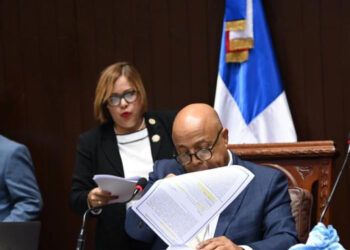 Pacheco pide fiscalización constante a funcionarios y préstamos