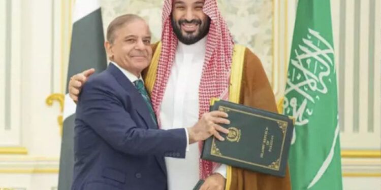 Pakistán ofrece paraguas nuclear a Arabia Saudita tras acuerdo de defensa