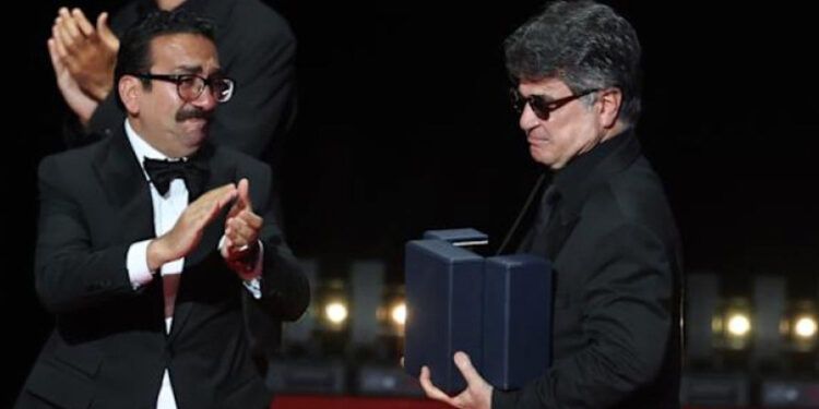 Panahi gana Palma de Oro por drama iraní en Cannes 2025