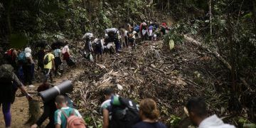 Panamá cierra tres pasos fronterizos para controlar migración en Darién