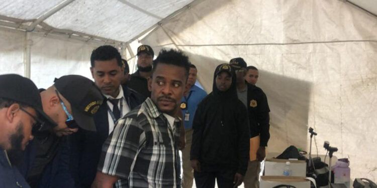 Pandillero haitiano es linchado tras ser entregado en la frontera
