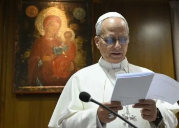 Papa León XIV critica gasto bélico y pide priorizar vida