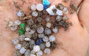 pellets-plasticos-contaminan-la-costa-gallega
