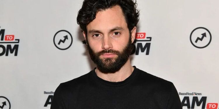 Penn Badgley, protagonista de “You”, celebra la llegada de gemelos