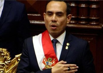 Perú amenaza entrar a embajada mexicana para detener a asilada