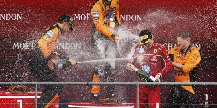 Piastri gana en Bélgica tras lluvia y supera a Norris